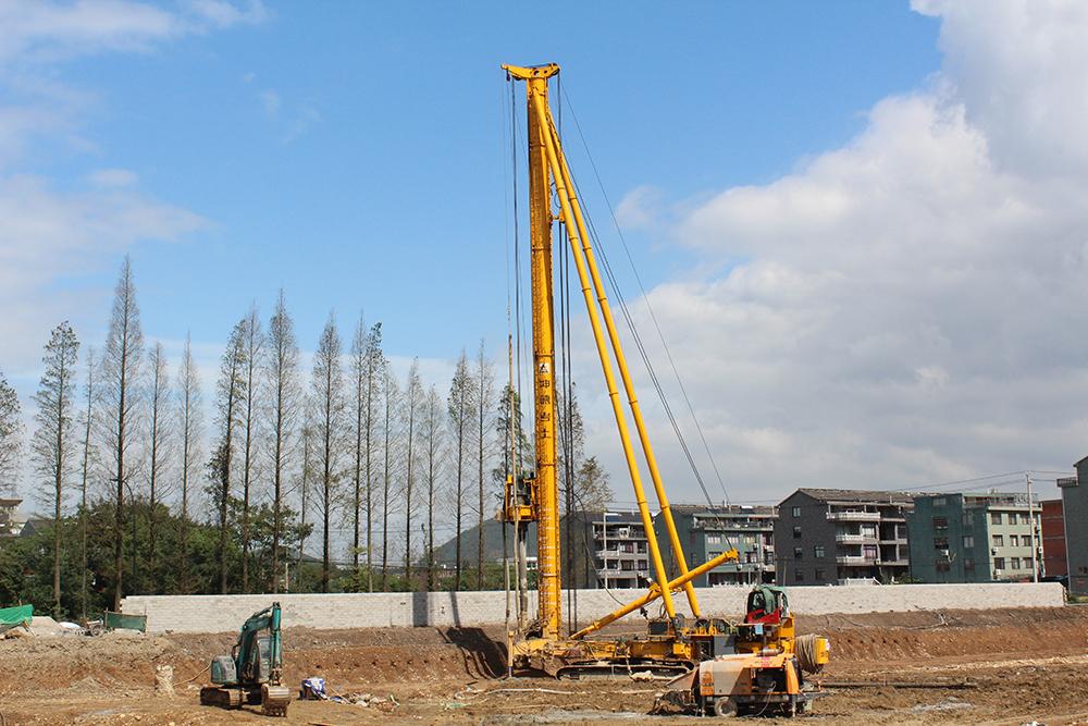 1515401751215415.jpg 双向螺旋挤扩桩桩机1.JPG